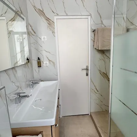 Helvétique 3* Niza